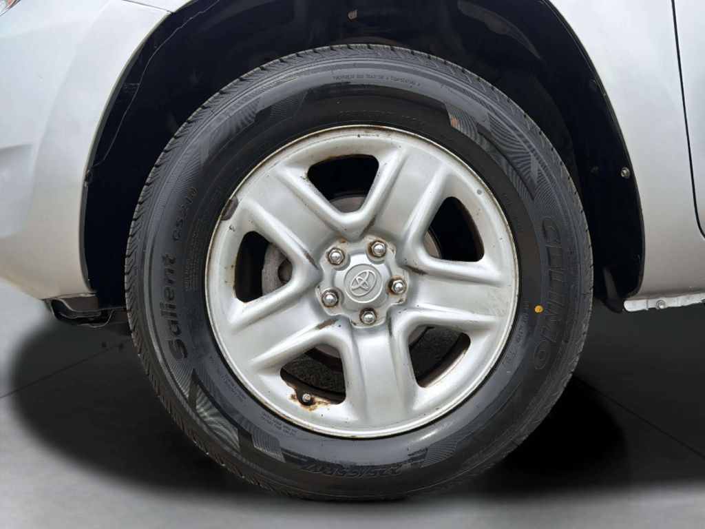 Photo 24 of this TOYOTA RAV4