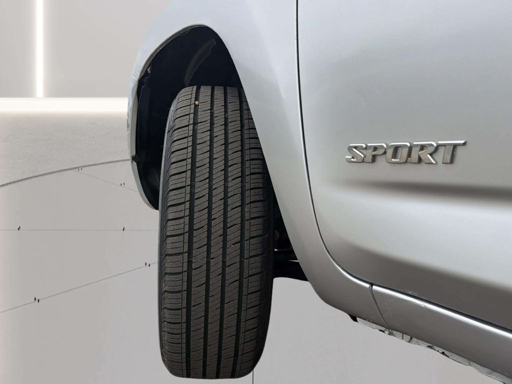 Photo 25 of this TOYOTA RAV4