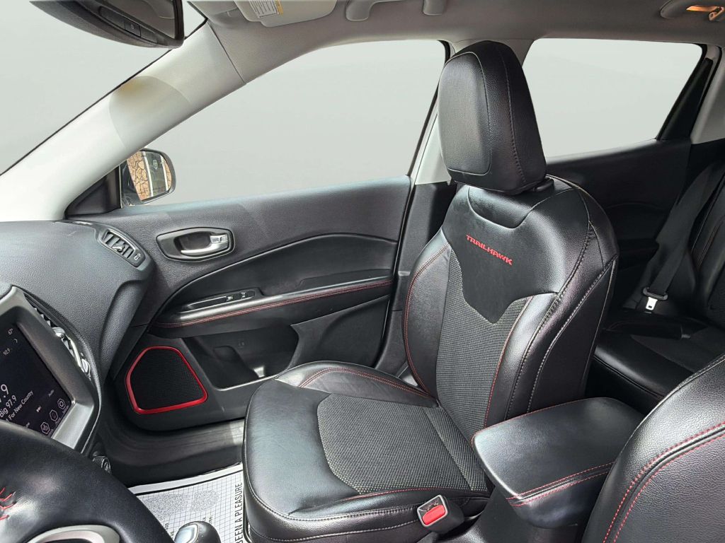 Photo 13 of this JEEP COMPASS