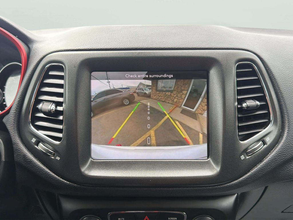 Photo 22 of this JEEP COMPASS