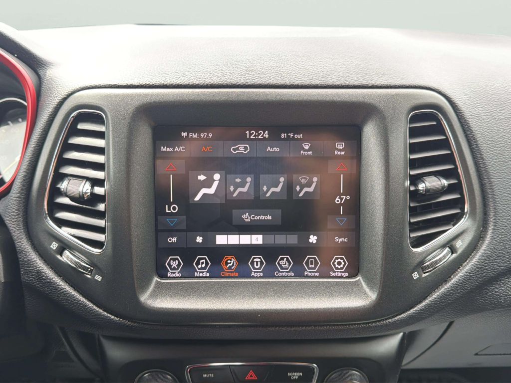 Photo 25 of this JEEP COMPASS