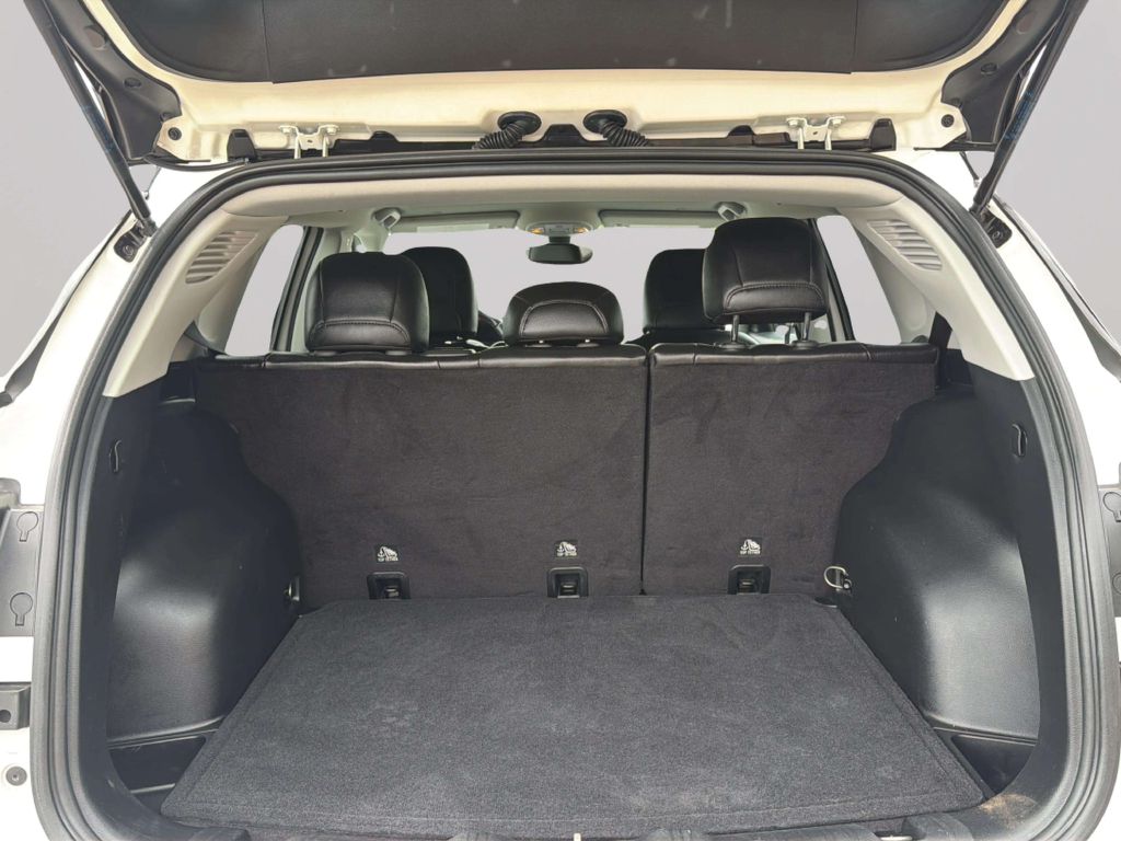 Photo 28 of this JEEP COMPASS