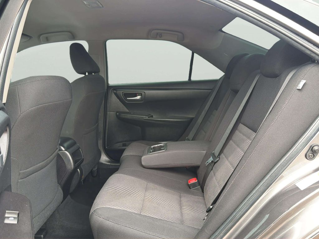 Photo 13 of this TOYOTA CAMRY