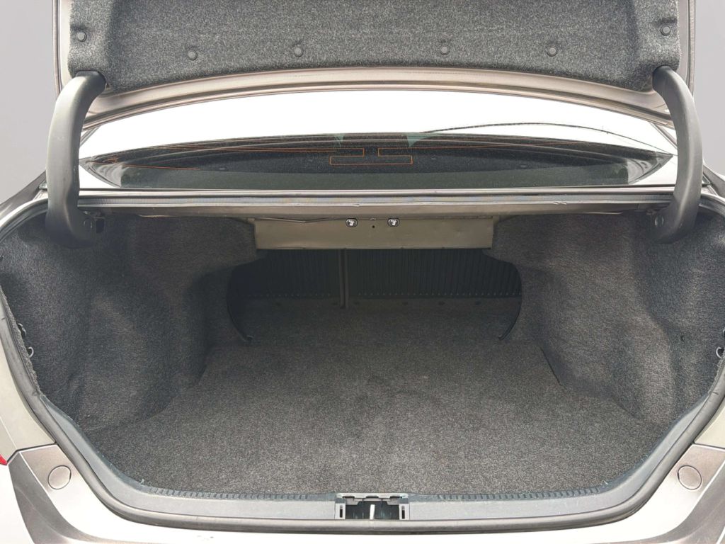 Photo 24 of this TOYOTA CAMRY