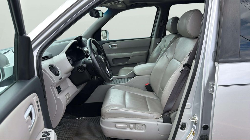 Photo 11 of this HONDA PILOT