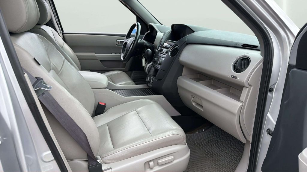 Photo 15 of this HONDA PILOT