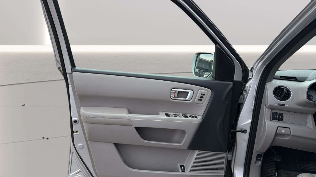 Photo 18 of this HONDA PILOT