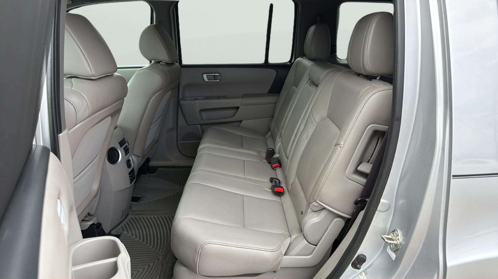 Photo 20 of this HONDA PILOT