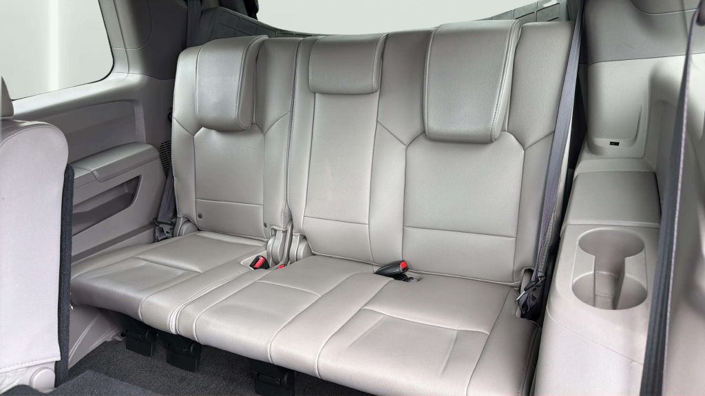 Photo 21 of this HONDA PILOT