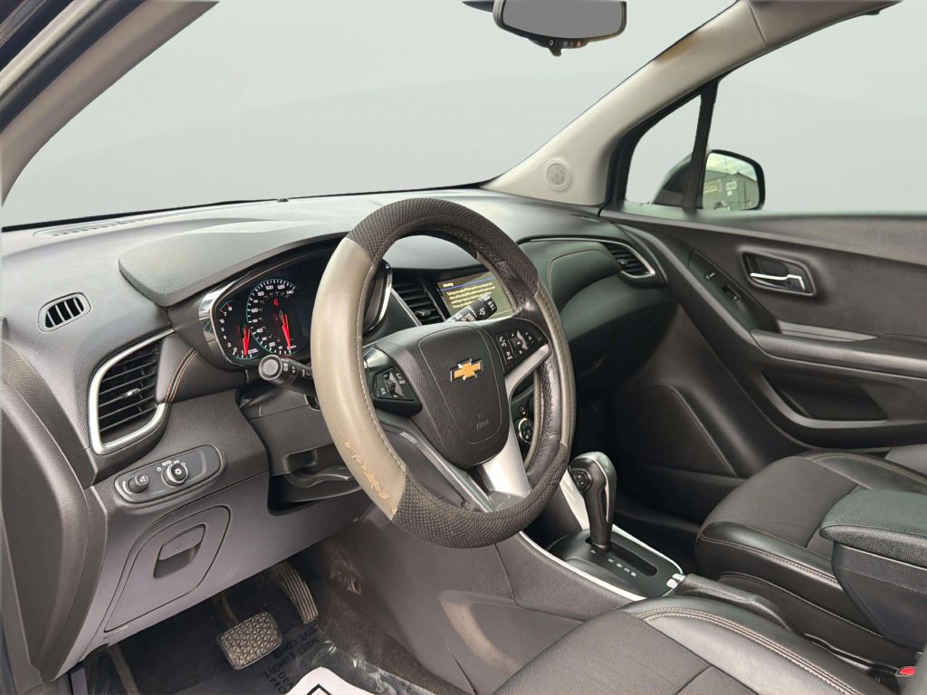 Photo 10 of this CHEVROLET TRAX
