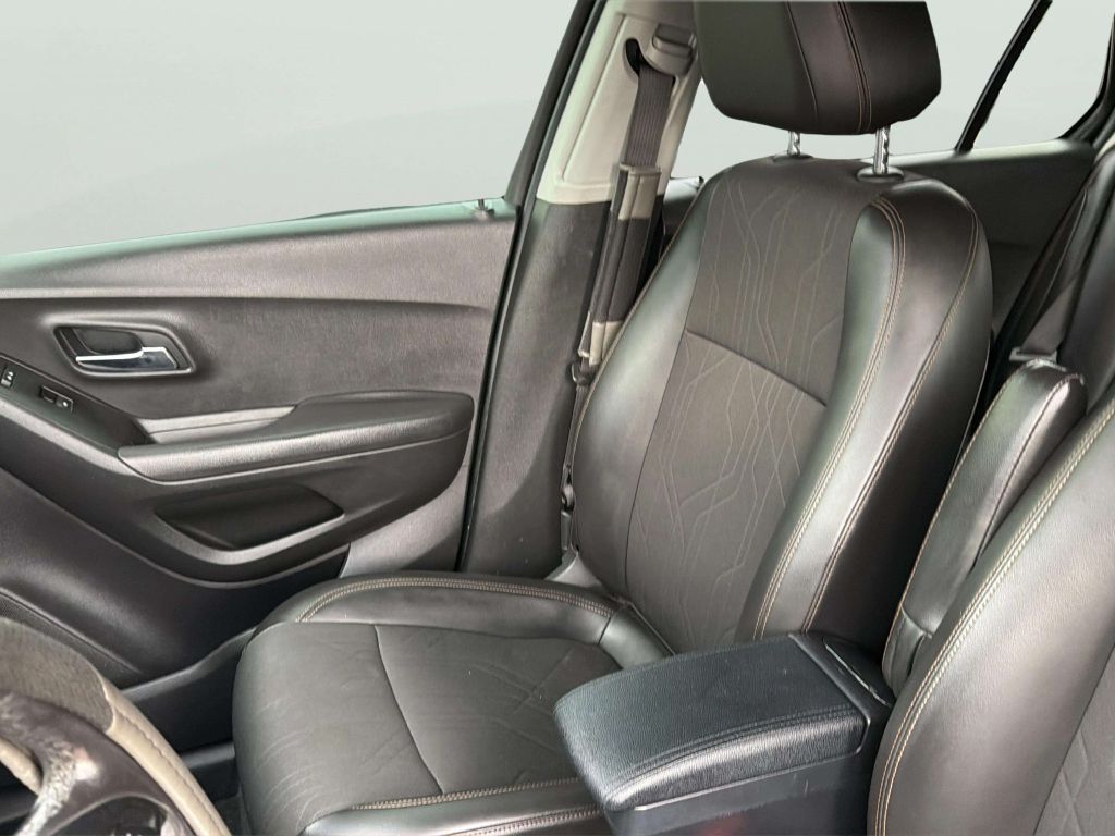 Photo 13 of this CHEVROLET TRAX