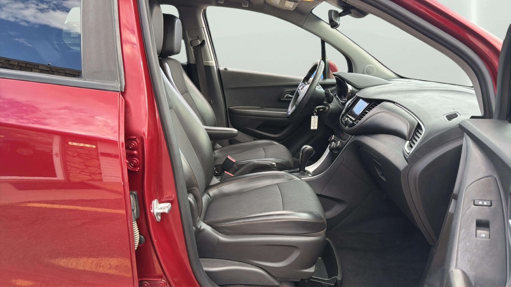 Photo 13 of this CHEVROLET TRAX