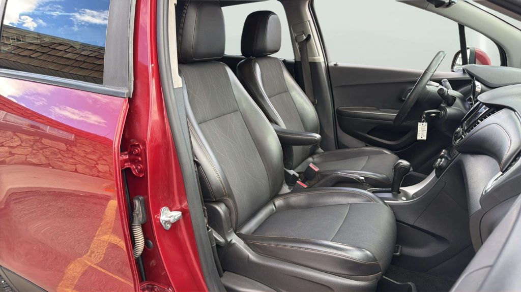 Photo 14 of this CHEVROLET TRAX