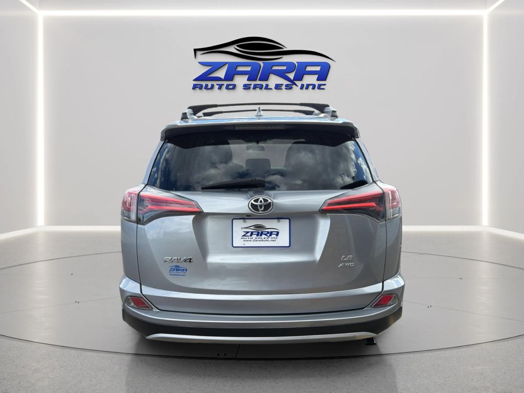 Photo 6 of this TOYOTA RAV4