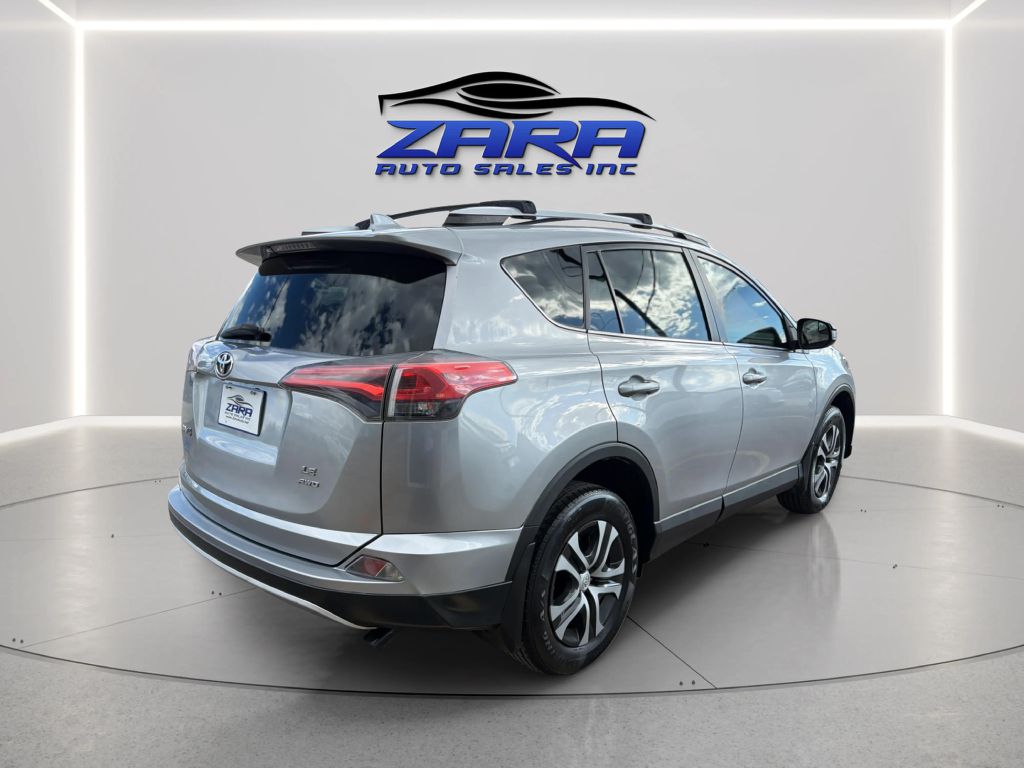 Photo 7 of this TOYOTA RAV4