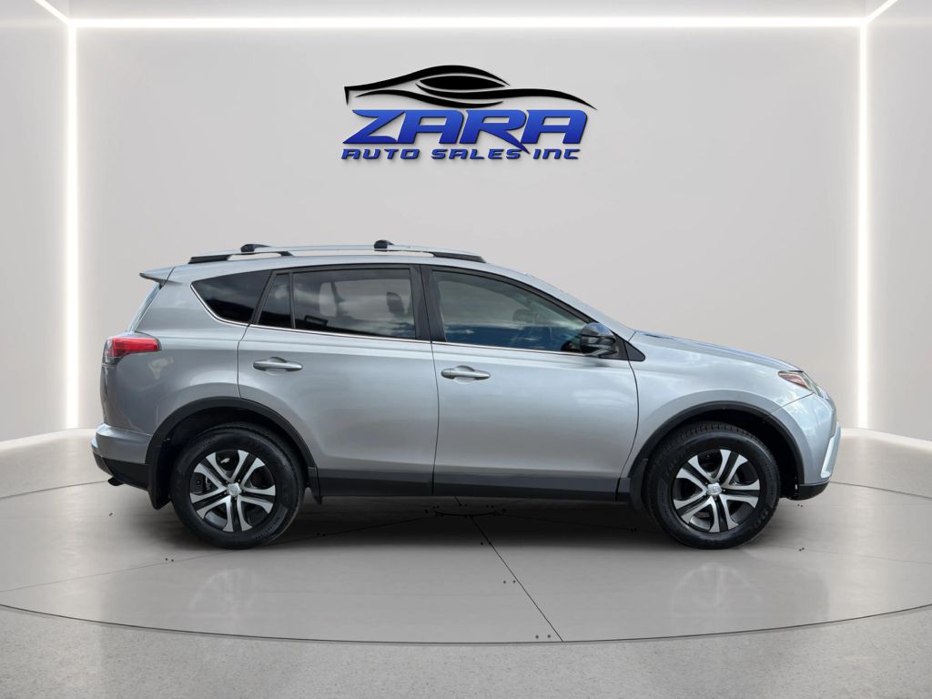 Photo 8 of this TOYOTA RAV4