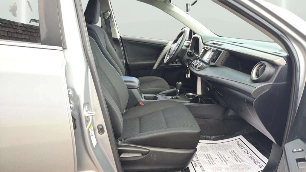 Photo 13 of this TOYOTA RAV4