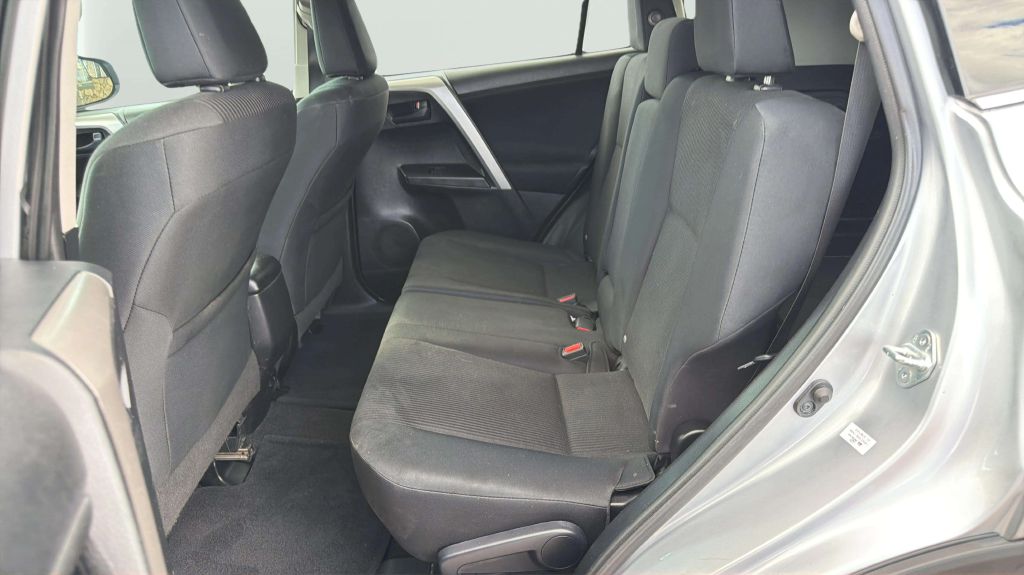 Photo 19 of this TOYOTA RAV4