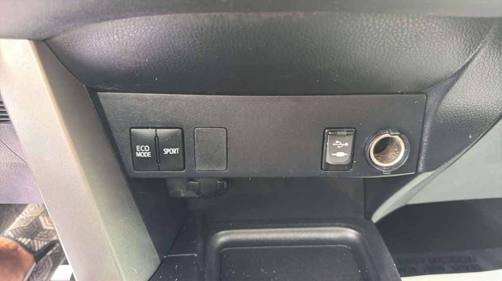 Photo 27 of this TOYOTA RAV4