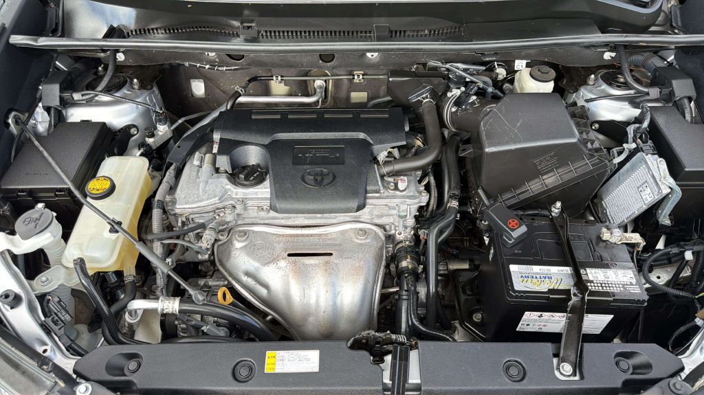 Photo 29 of this TOYOTA RAV4