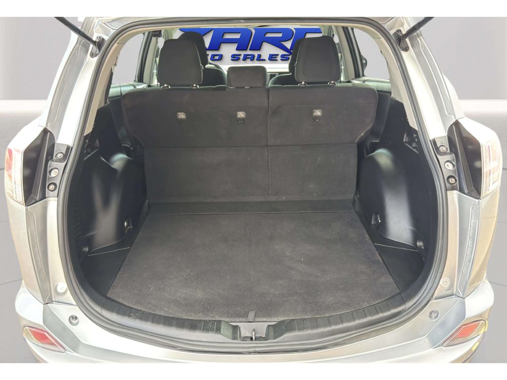 Photo 30 of this TOYOTA RAV4