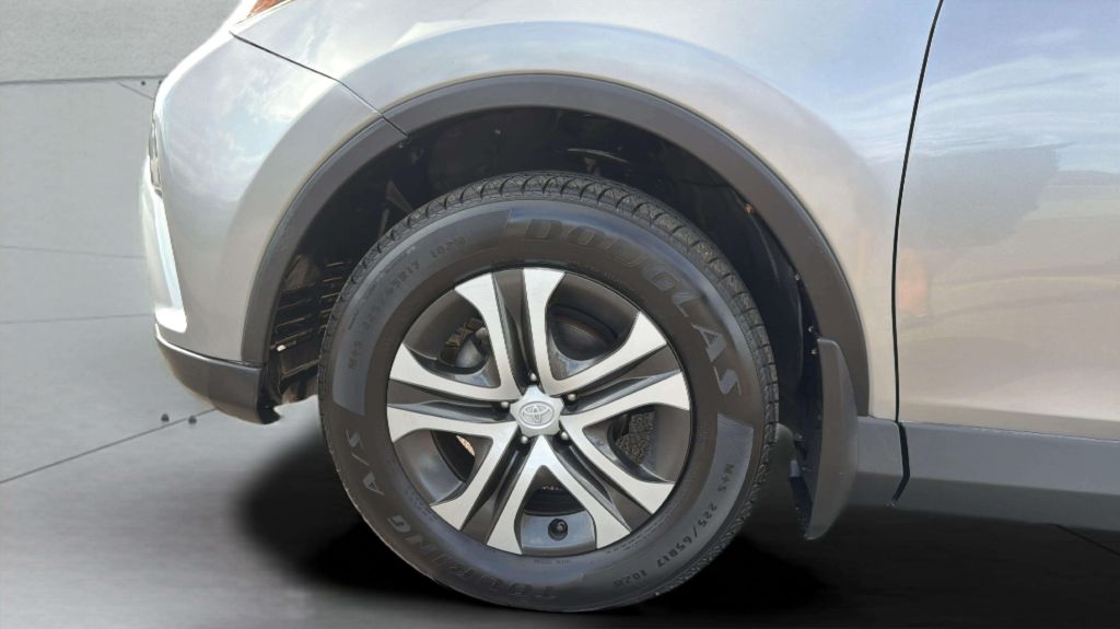 Photo 31 of this TOYOTA RAV4