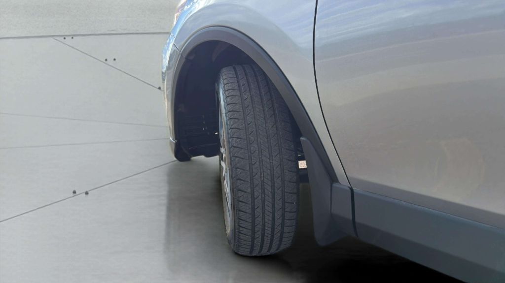 Photo 32 of this TOYOTA RAV4