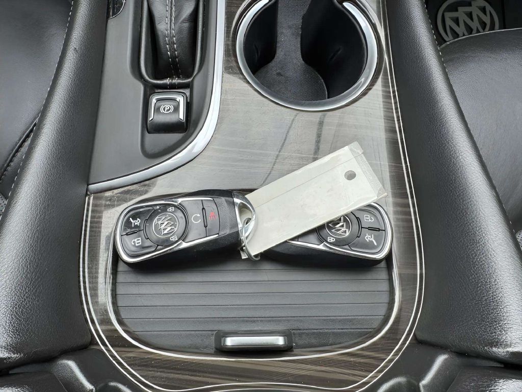 Photo 22 of this BUICK ENVISION