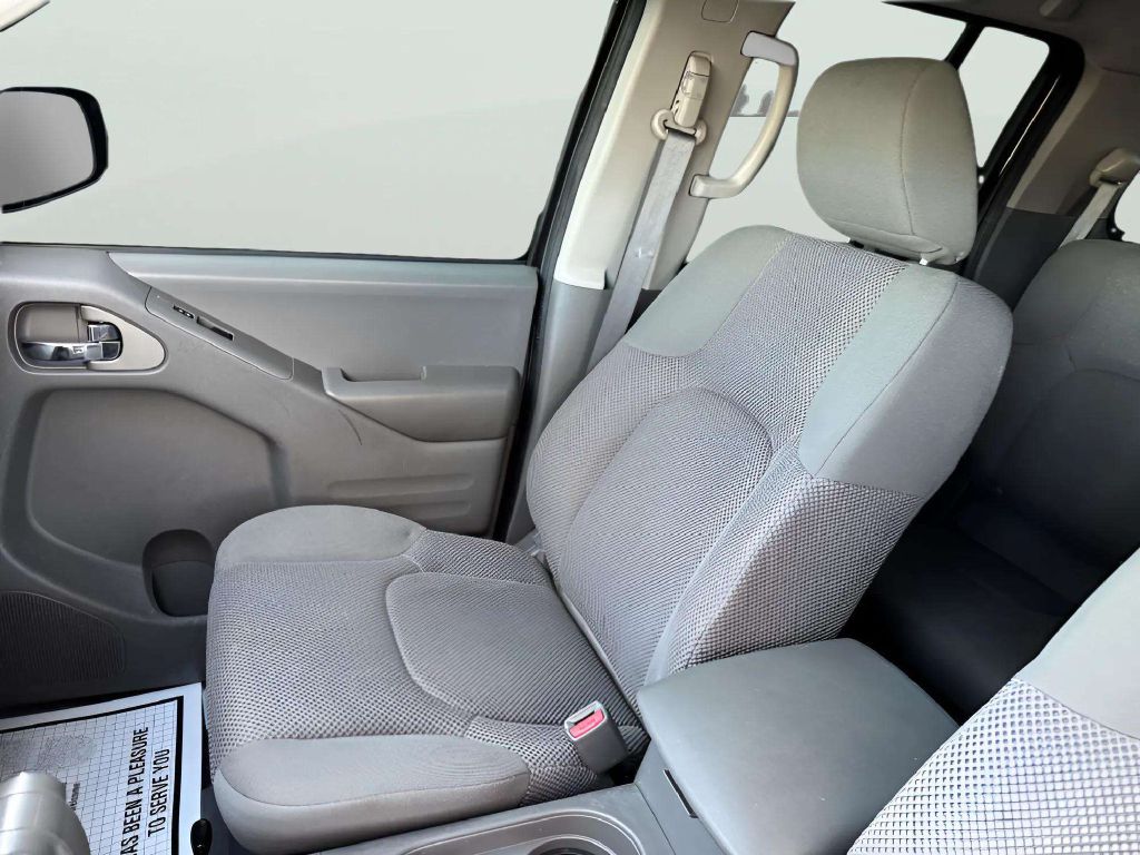 Photo 13 of this NISSAN FRONTIER