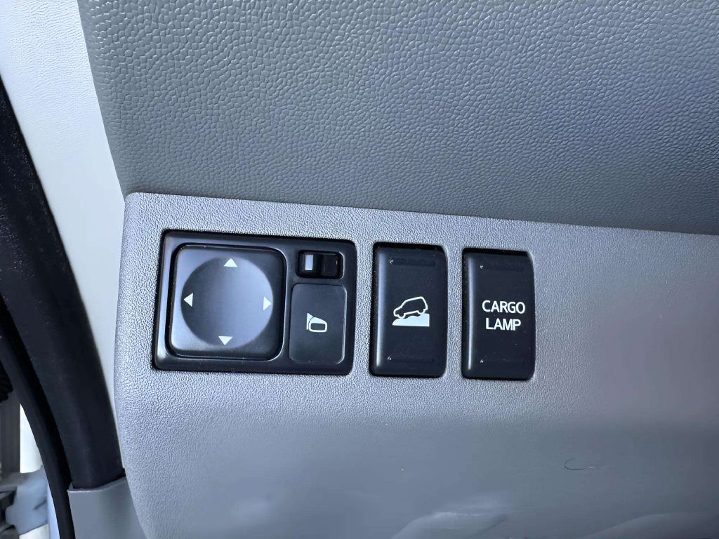 Photo 22 of this NISSAN FRONTIER