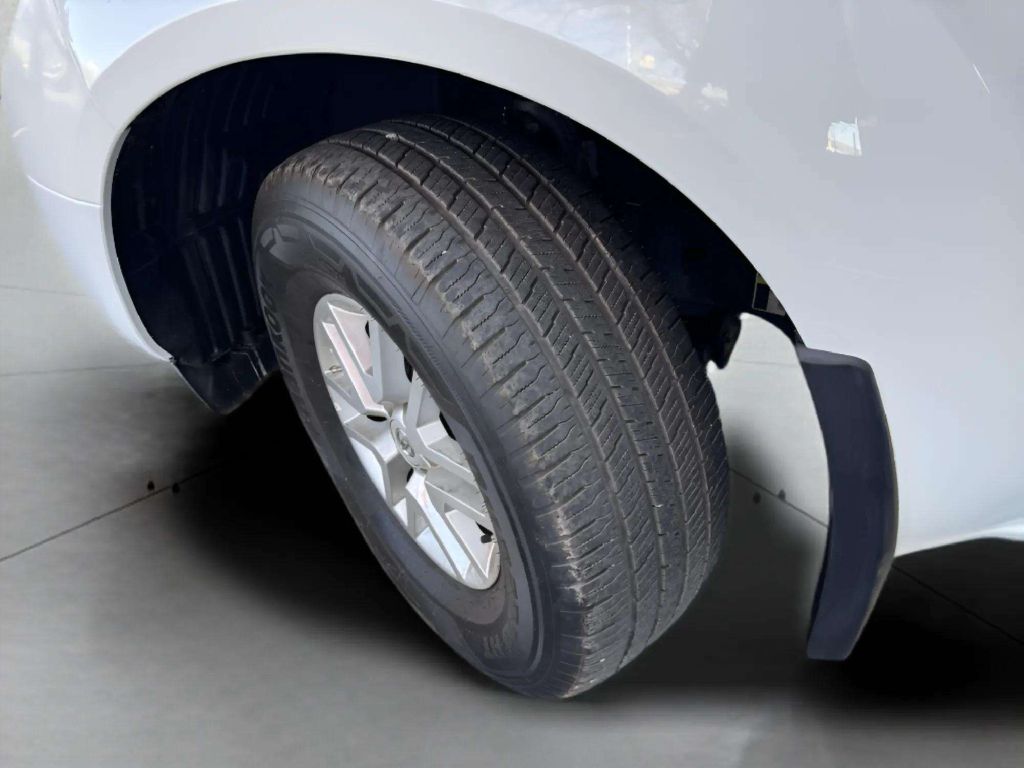 Photo 28 of this NISSAN FRONTIER