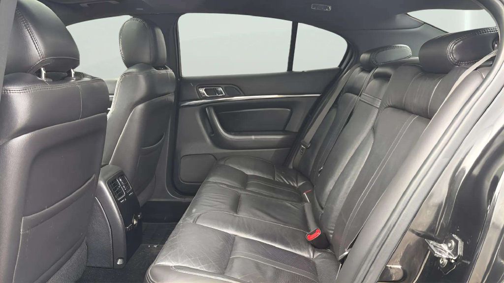 Photo 16 of this LINCOLN MKS