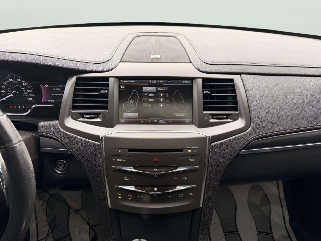 Photo 19 of this LINCOLN MKS