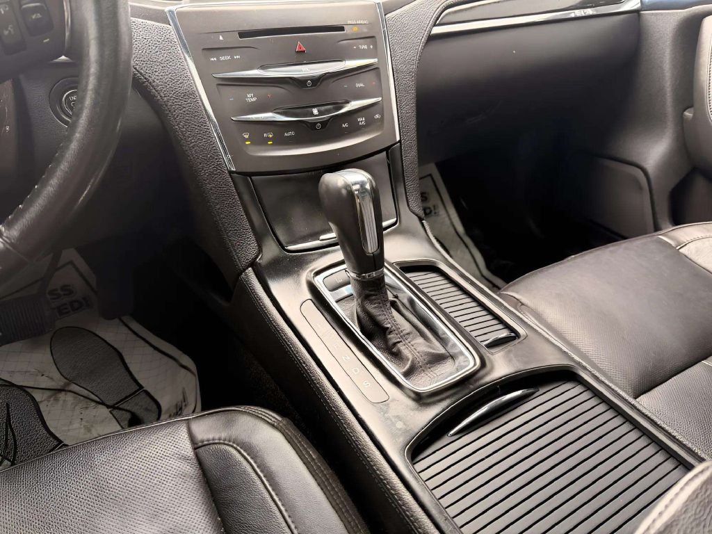 Photo 20 of this LINCOLN MKS