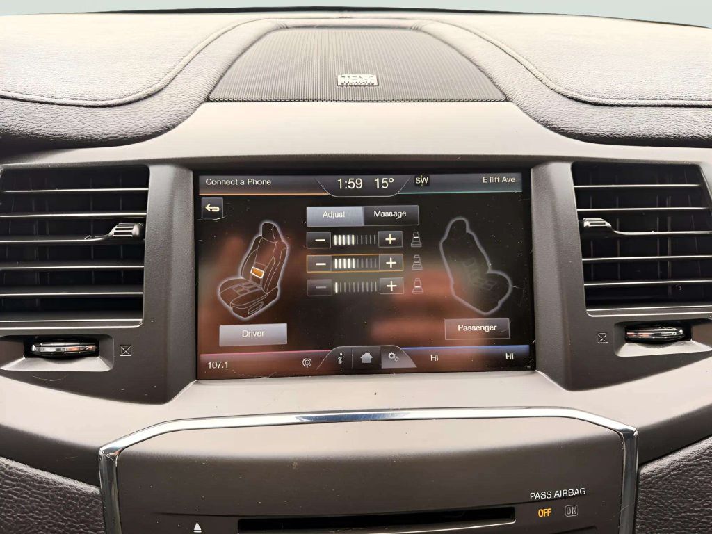 Photo 24 of this LINCOLN MKS