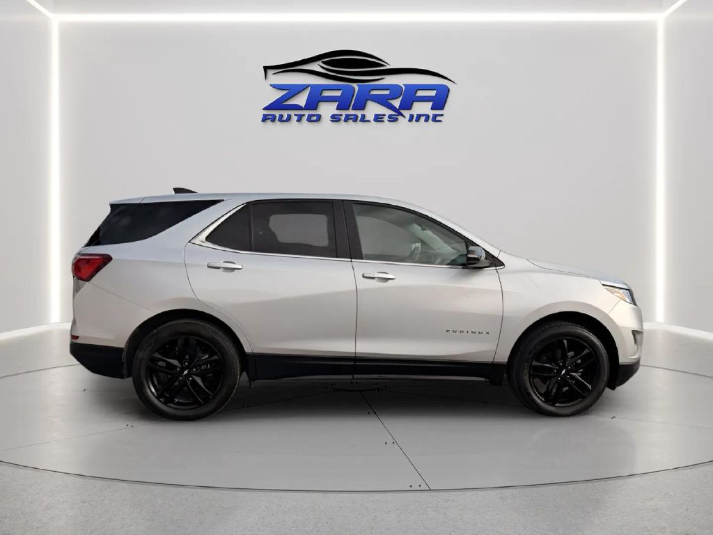 Photo 8 of this CHEVROLET EQUINOX