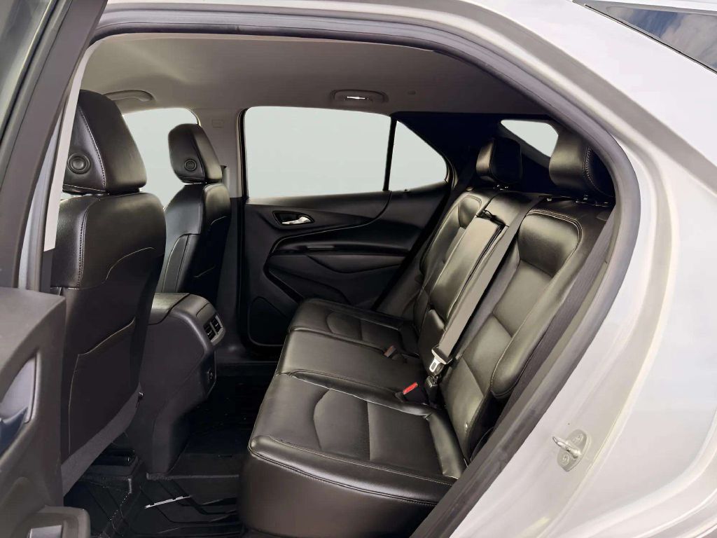 Photo 17 of this CHEVROLET EQUINOX