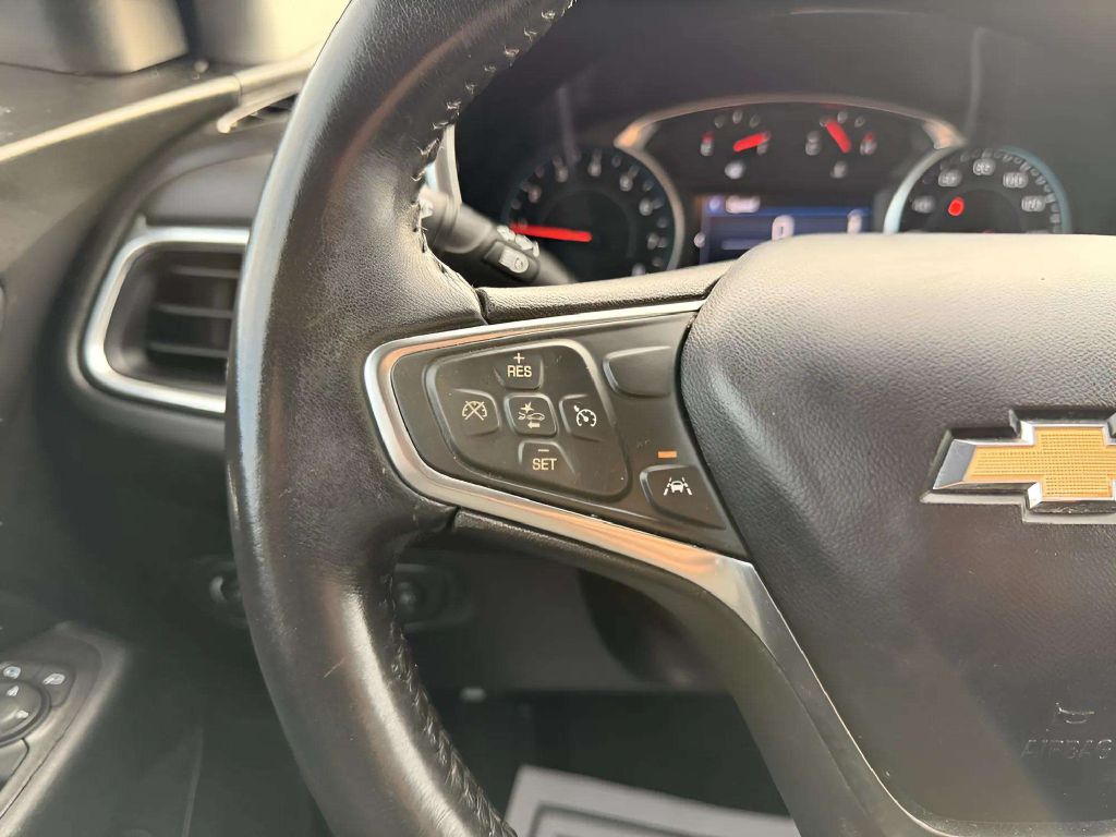Photo 25 of this CHEVROLET EQUINOX