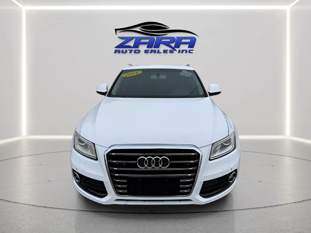 Photo 2 of this AUDI Q5