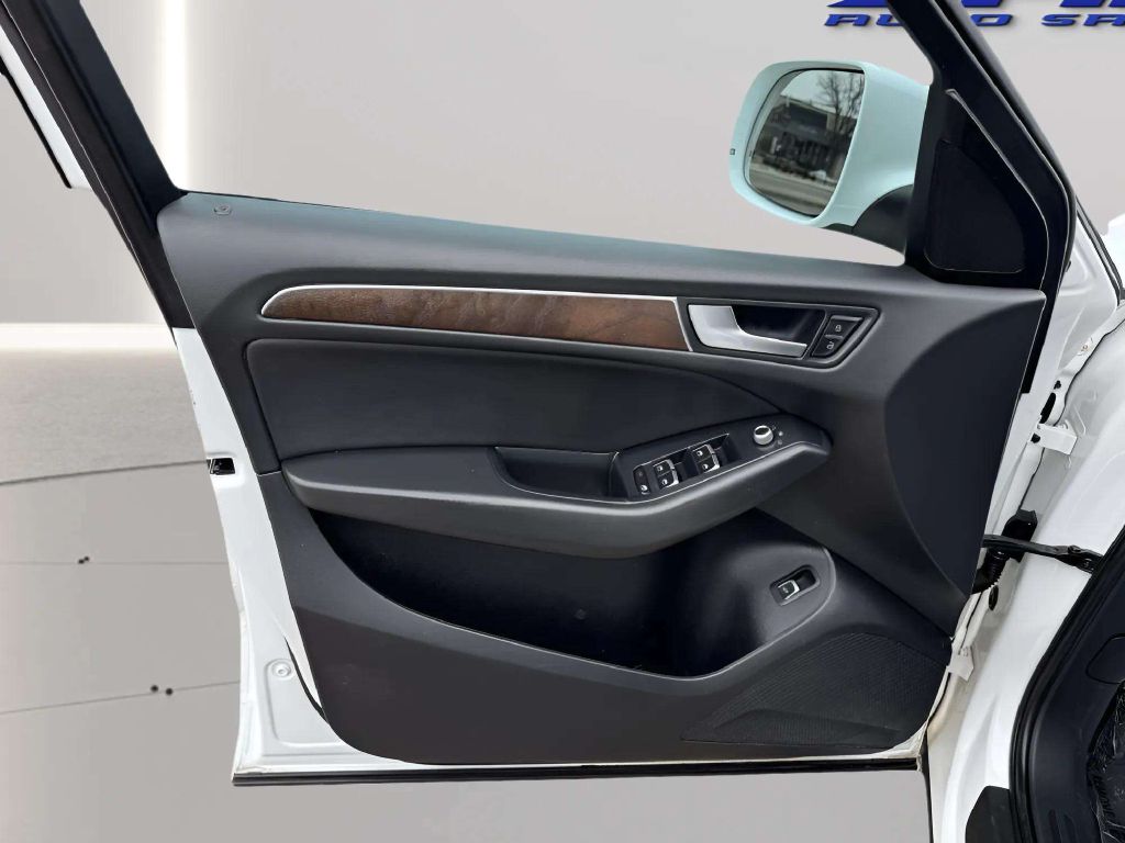 Photo 15 of this AUDI Q5