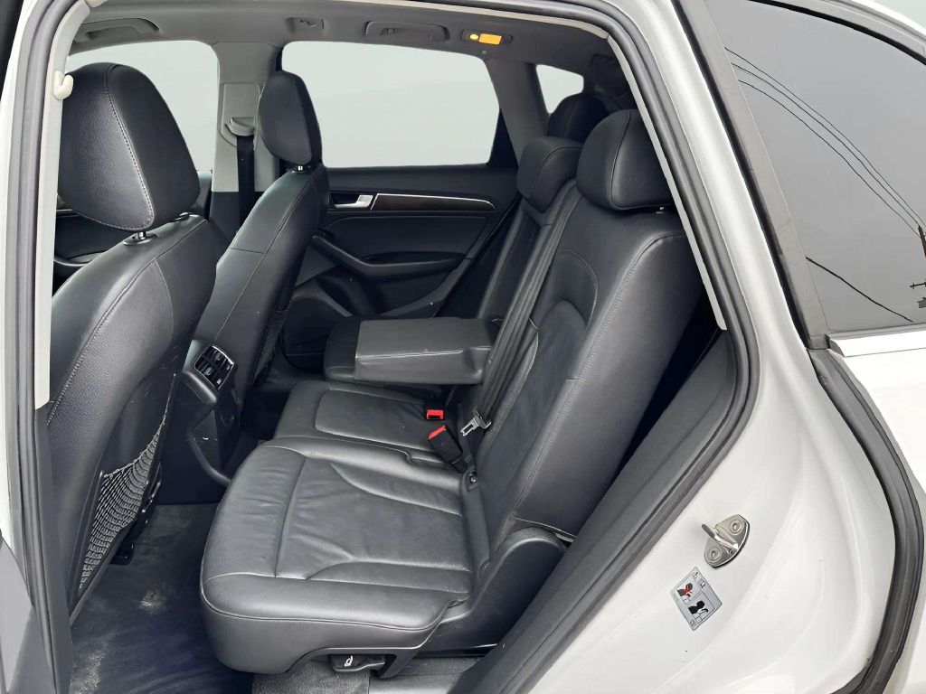Photo 17 of this AUDI Q5