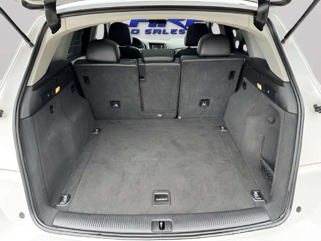 Photo 28 of this AUDI Q5