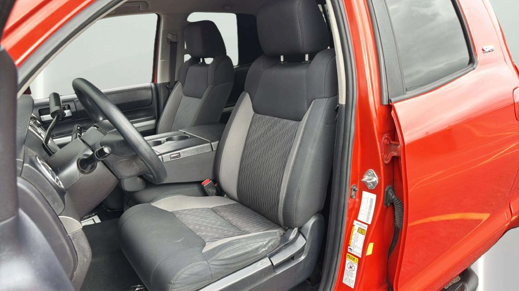 Photo 13 of this TOYOTA TUNDRA
