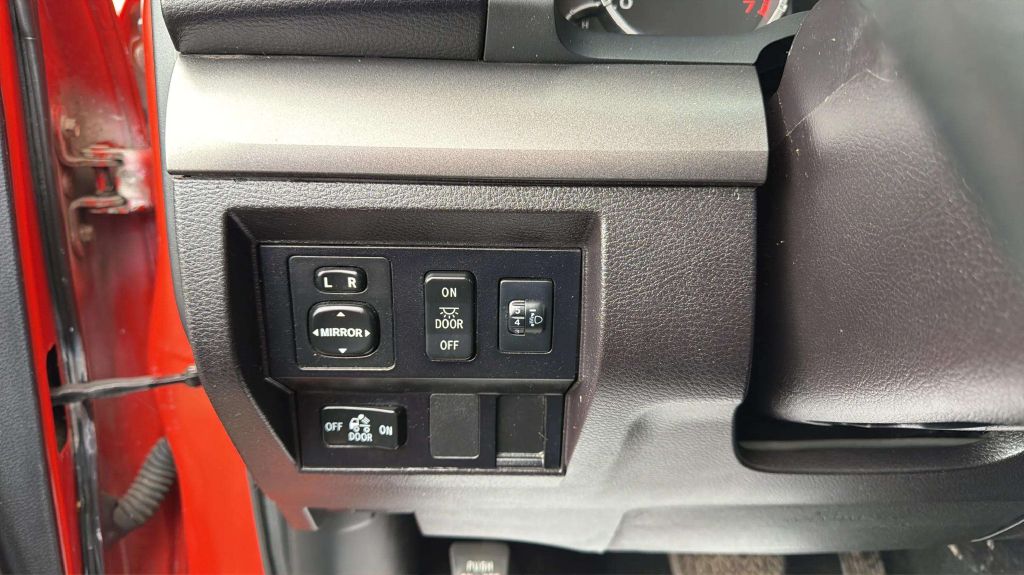 Photo 23 of this TOYOTA TUNDRA
