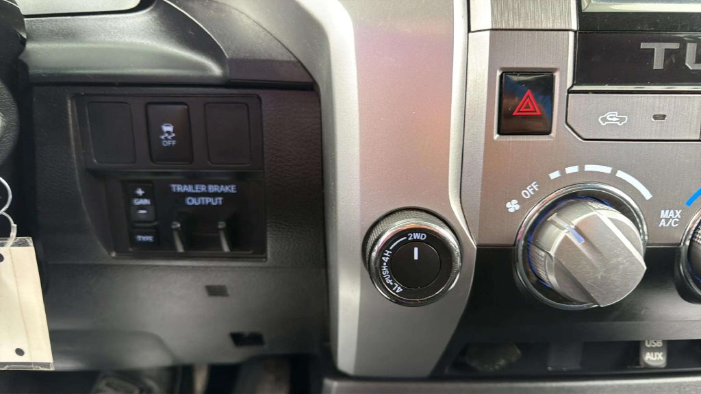 Photo 24 of this TOYOTA TUNDRA
