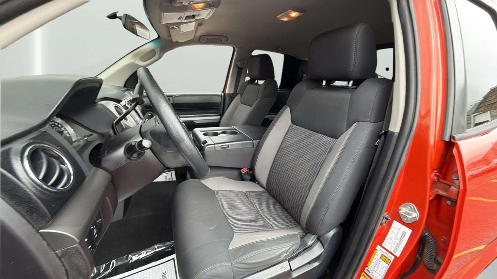 Photo 26 of this TOYOTA TUNDRA
