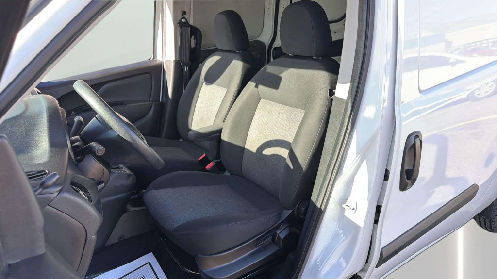 Photo 12 of this RAM PROMASTER CITY