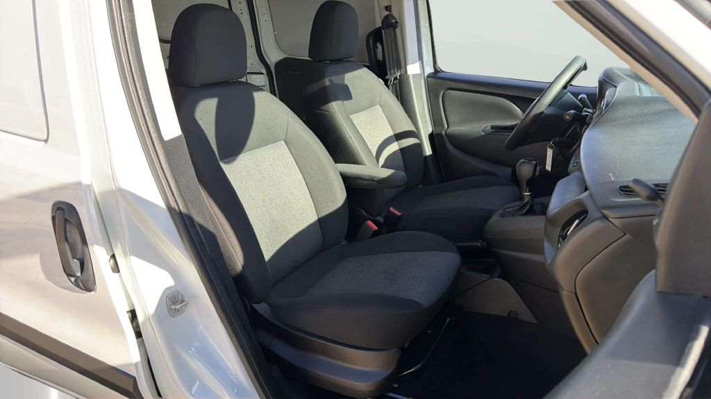 Photo 13 of this RAM PROMASTER CITY