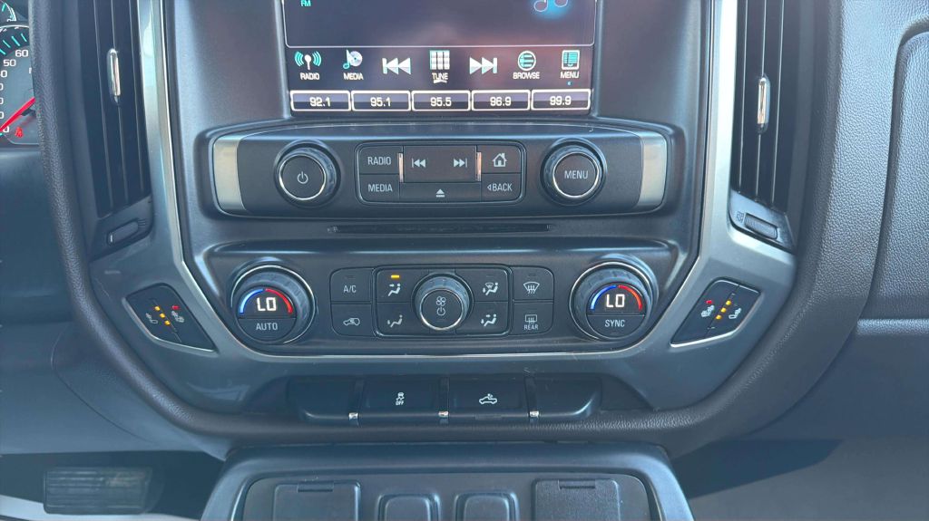 Photo 24 of this CHEVROLET SILVERADO 1500