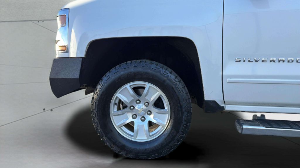 Photo 29 of this CHEVROLET SILVERADO 1500